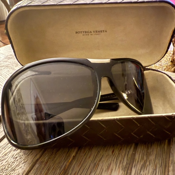 Bottega Veneta Black Sunglasses main image 4